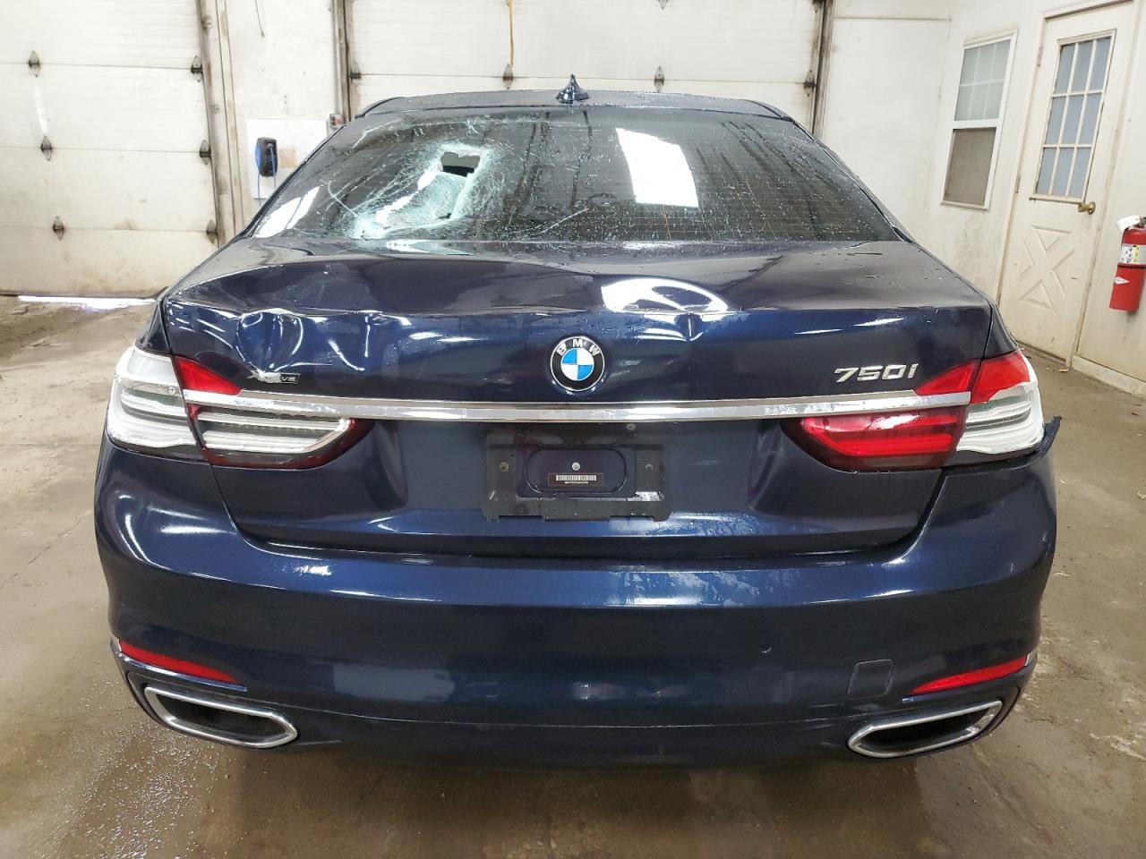 2018 BMW 750 Xi - Image 6