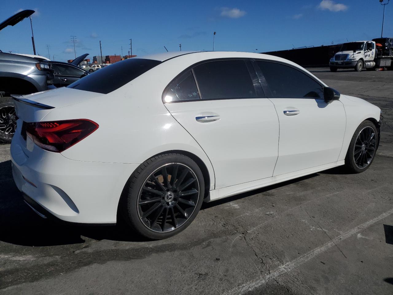 2019 Mercedes-Benz A 220 - Фото 3