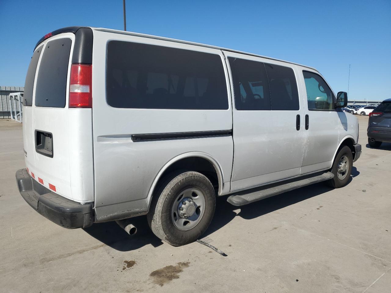 2008 Chevrolet Express G2500 - Image 3