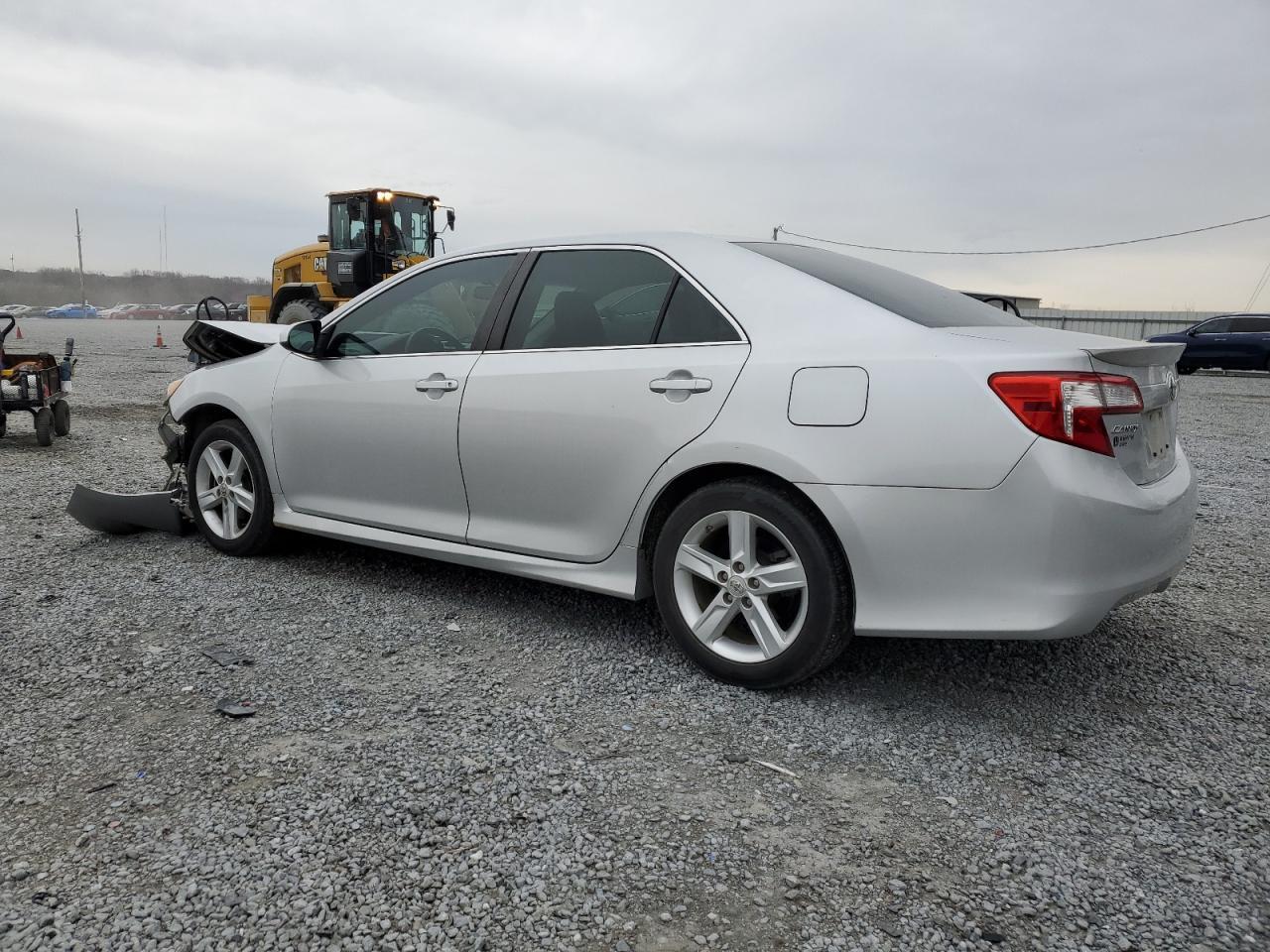 2012 Toyota Camry Base - Фото 2