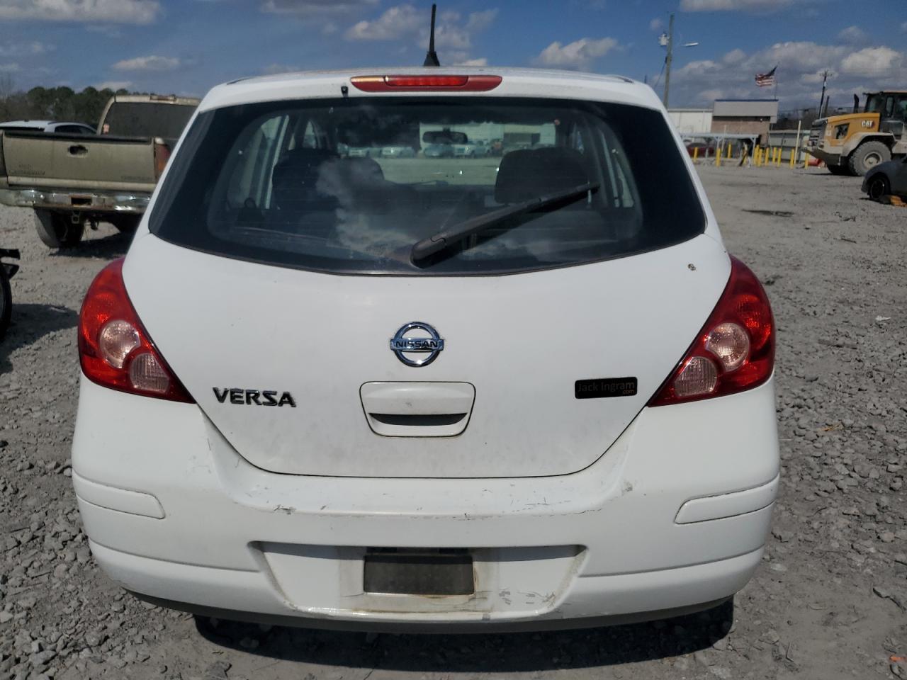 2012 Nissan Versa S - Image 6