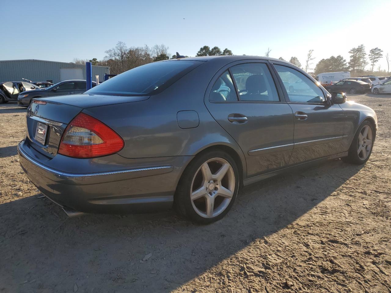 2009 Mercedes-Benz E-Class - Фото 3