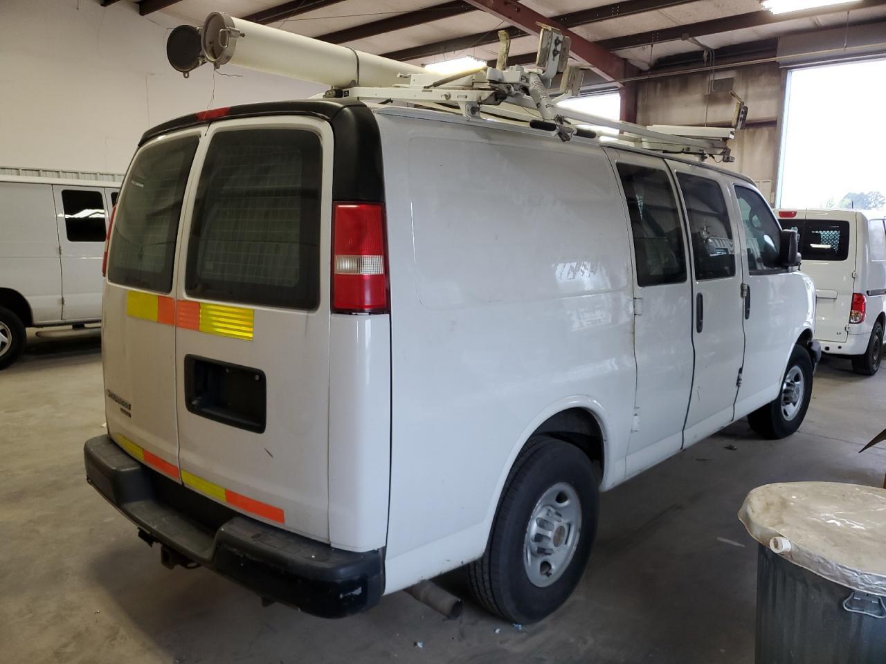 2013 Chevrolet Express G2500 - Фото 3