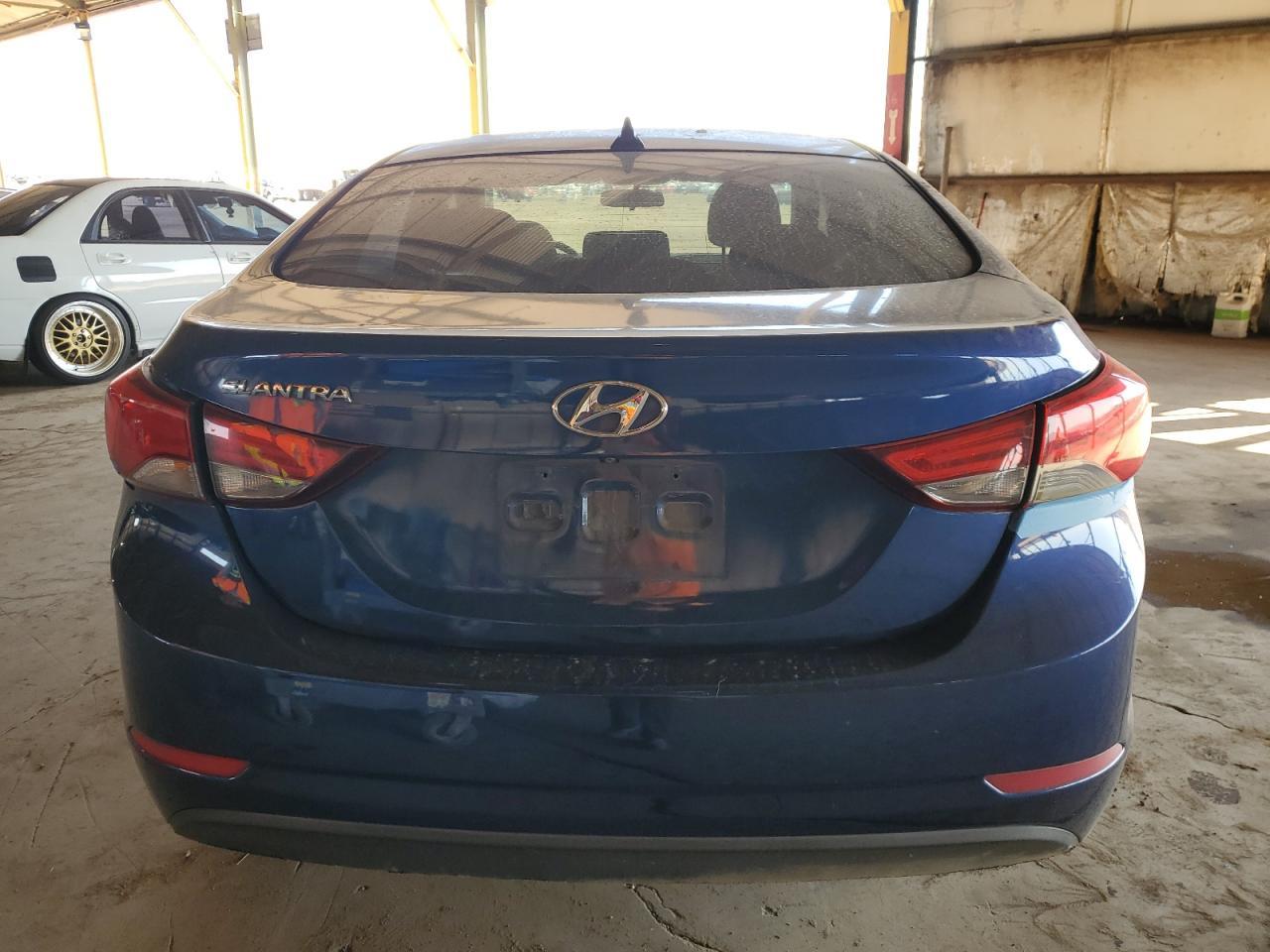 2015 Hyundai Elantra - Фото 6
