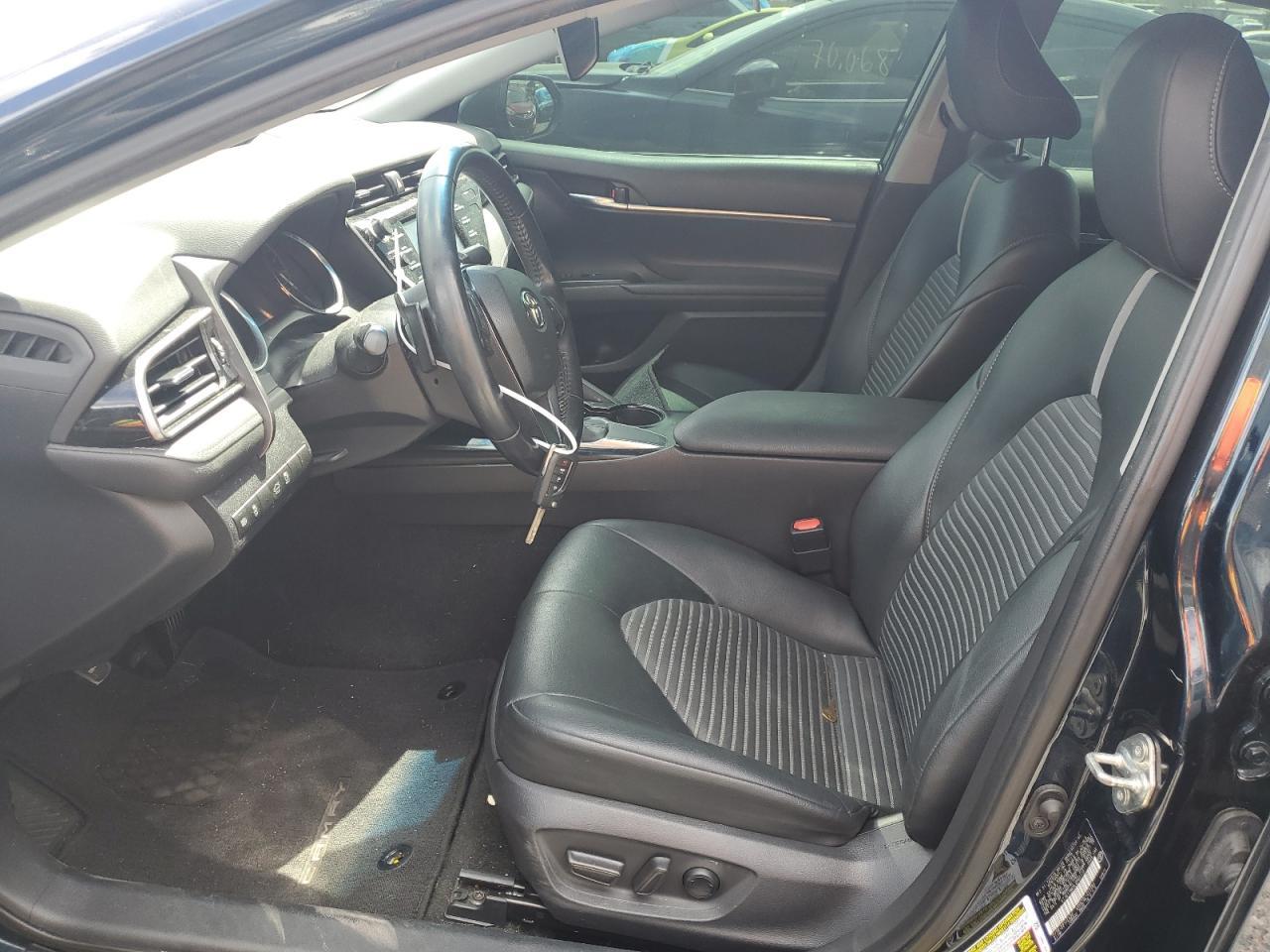 2020 Toyota Camry Se - Фото 7