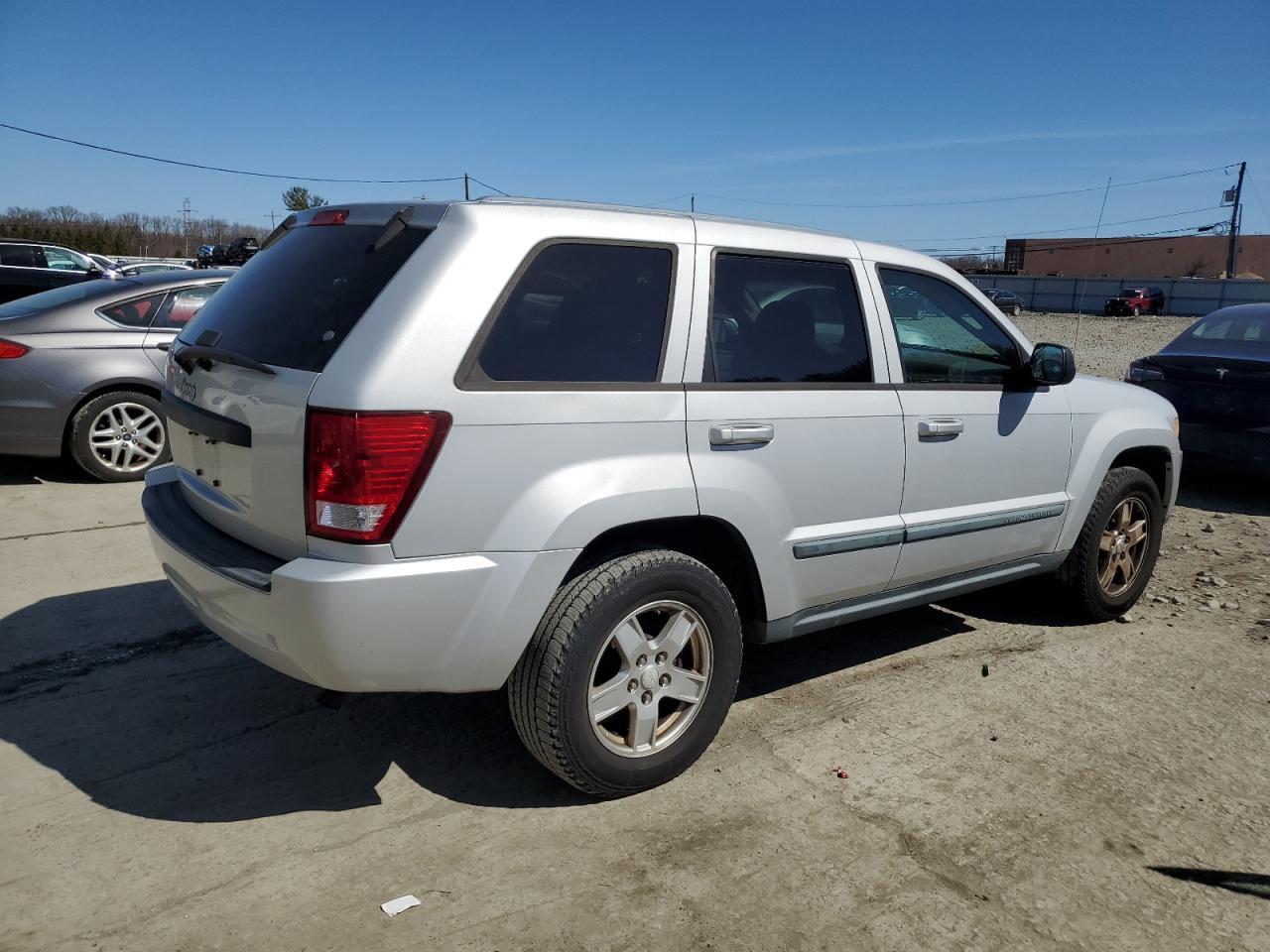 2007 Jeep Grand Cherokee Laredo - Image 3