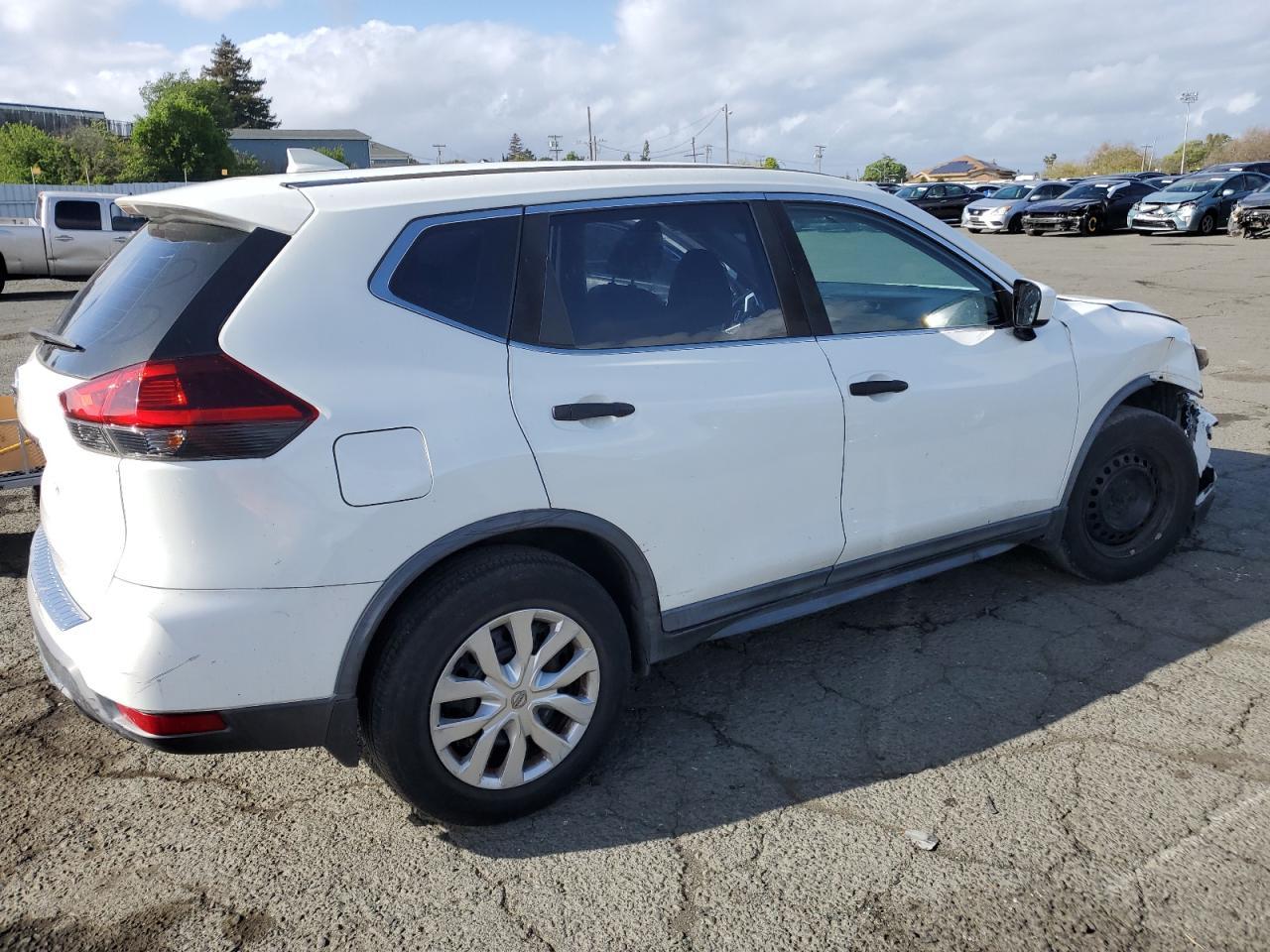2018 Nissan Rogue S - Image 3