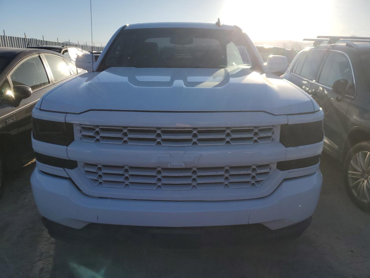 2018 Chevrolet Silverado K1500 - Image 5