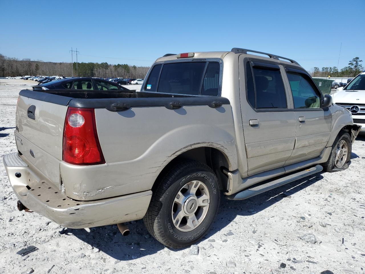 2004 Ford Explorer Sport Trac - Image 3