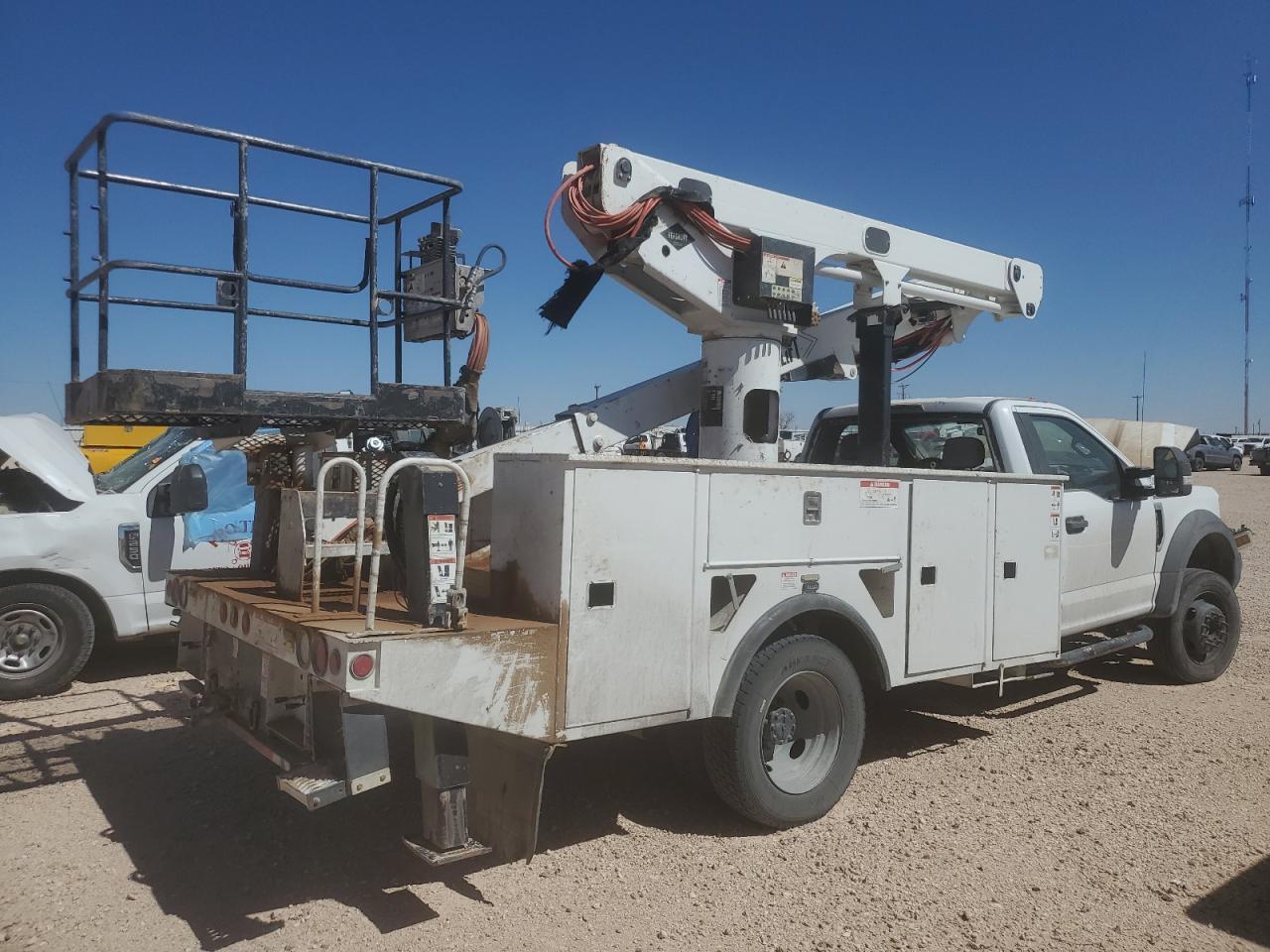 2019 Ford F550 Super Duty - Image 4