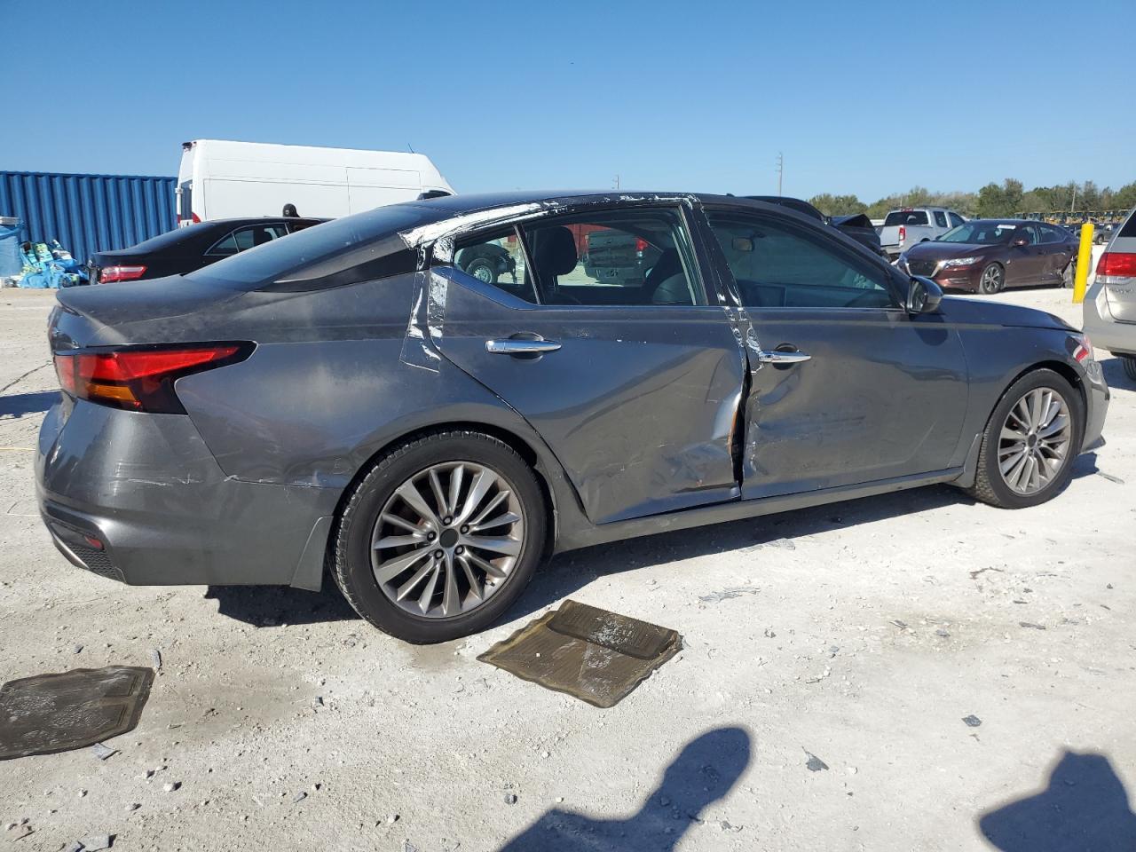 2019 Nissan Altima S - Фото 3