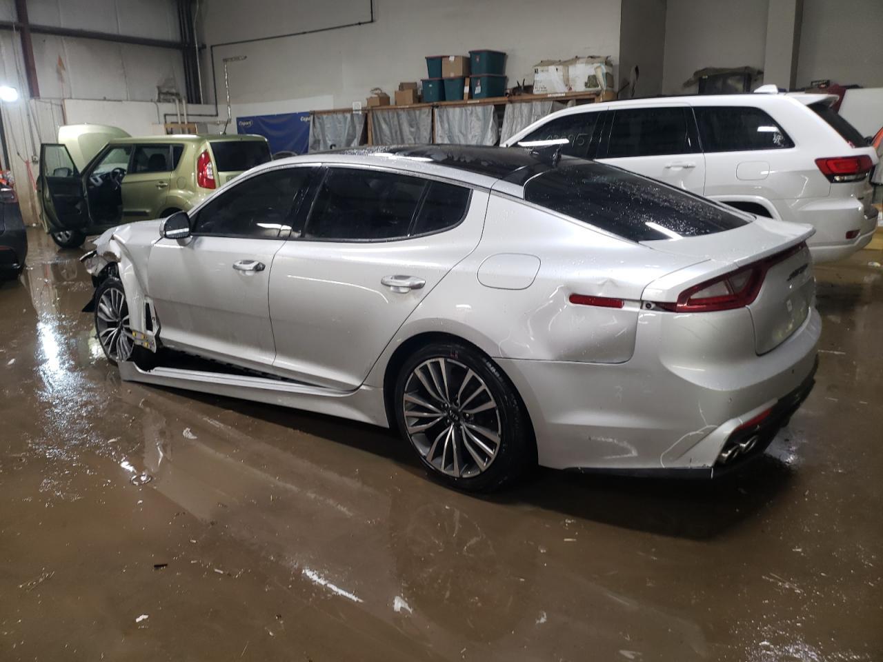 2018 Kia Stinger Premium - Фото 2
