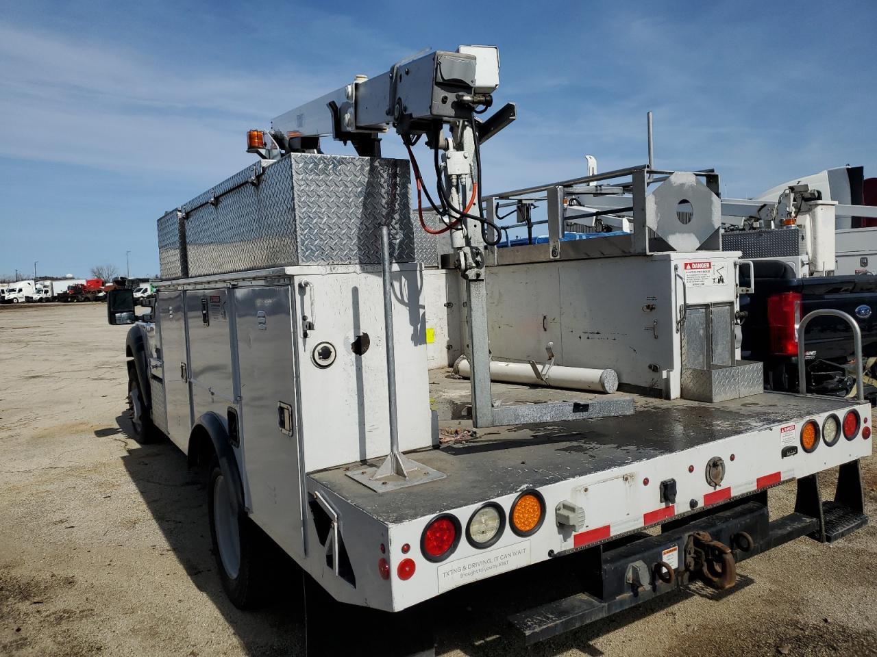 2015 Ford F450 Super Duty - Image 2