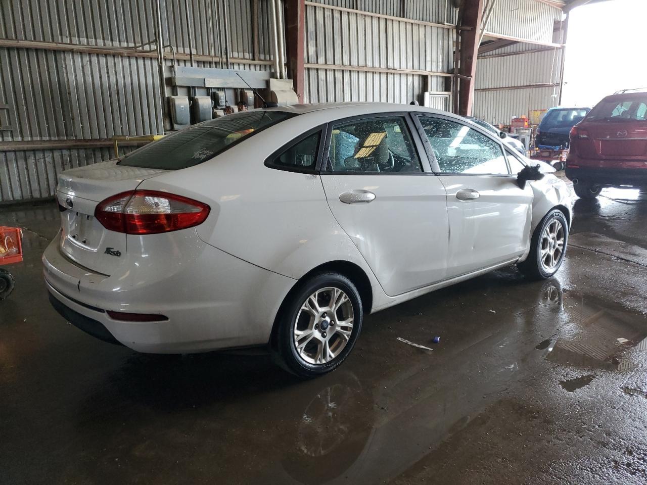 2016 Ford Fiesta Se - Фото 3