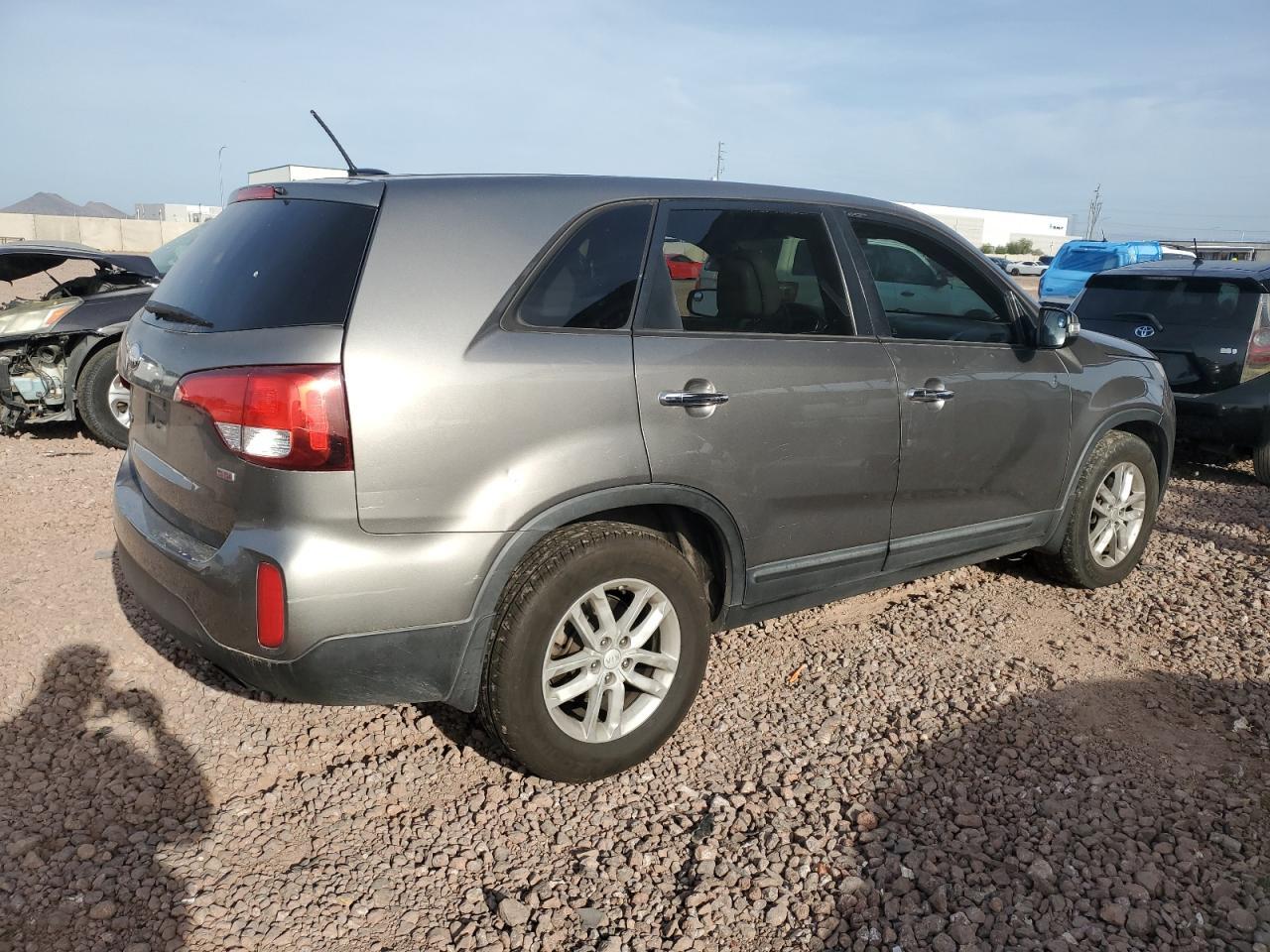 2014 Kia Sorento Lx - Image 3