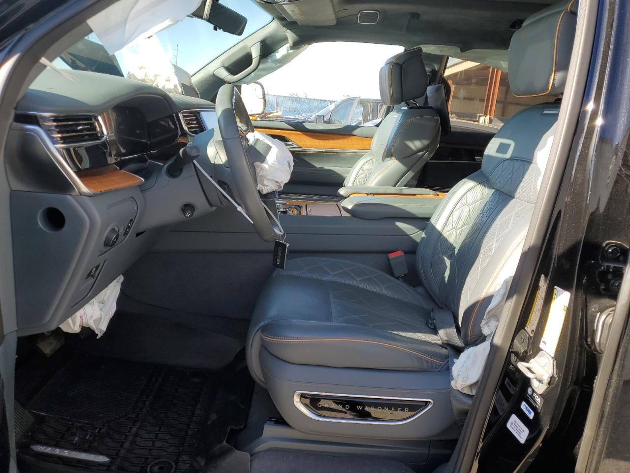 2022 Jeep Grand Wagoneer Series Iii - Image 7