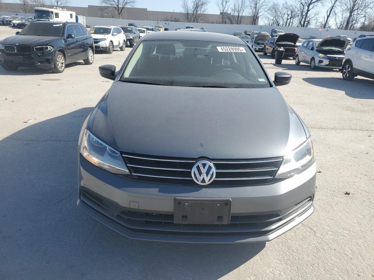 2016 Volkswagen Jetta Se - Image 5