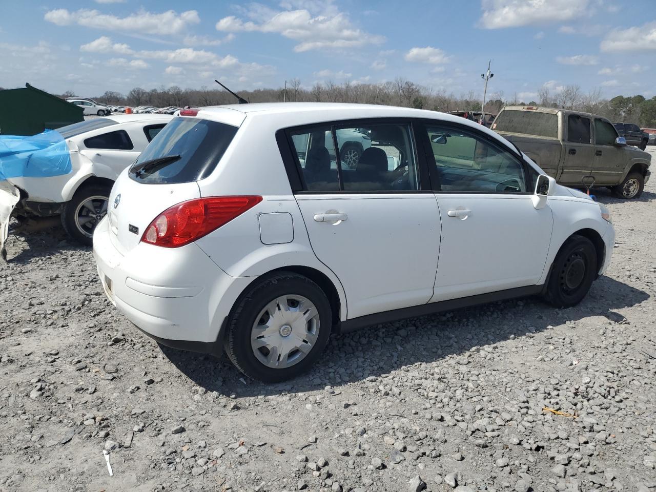2012 Nissan Versa S - Image 3