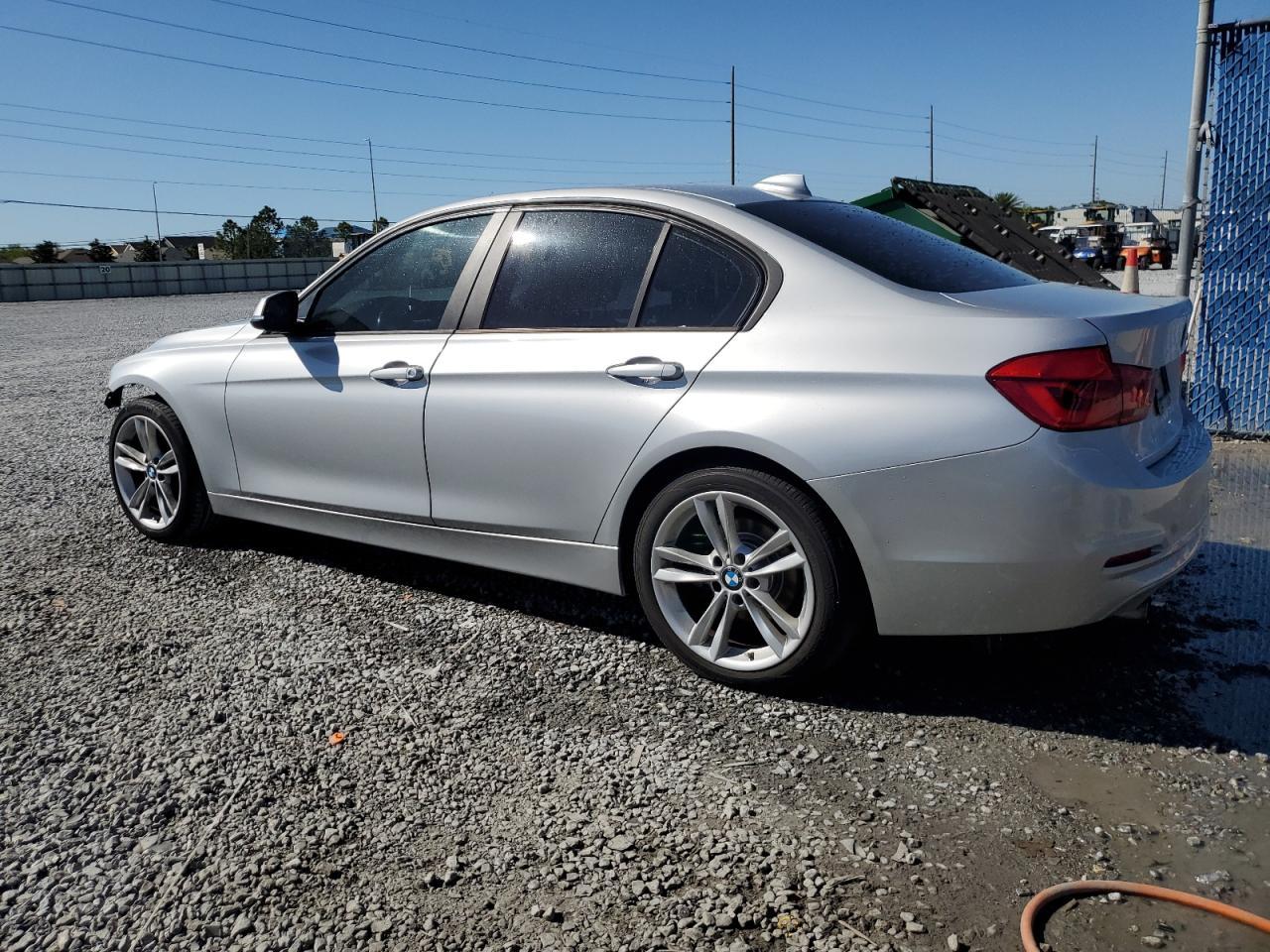 2016 BMW 320 I - Фото 2