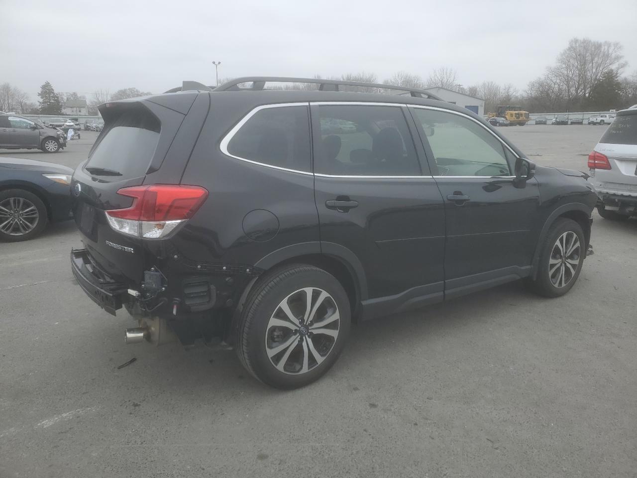 2023 Subaru Forester Limited - Image 3