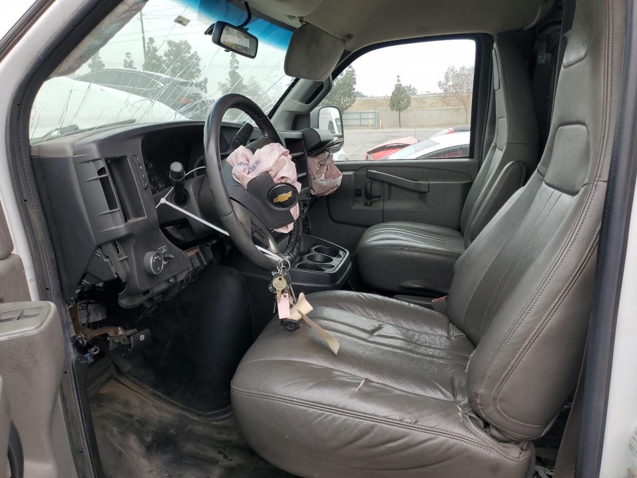 2017 Chevrolet Express G3500 - Фото 7