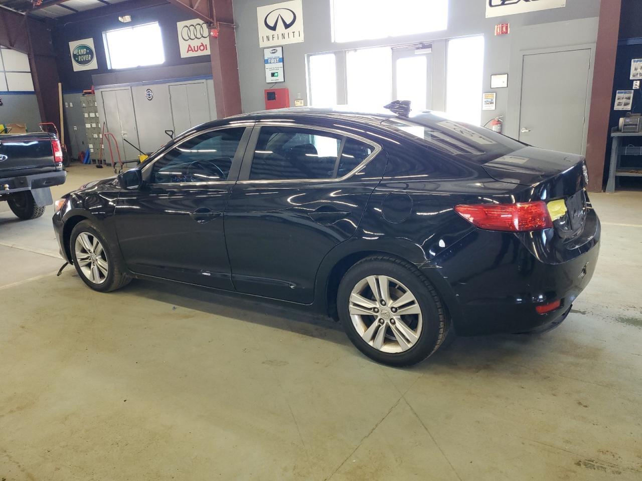 2013 Acura Ilx 20 - Image 2