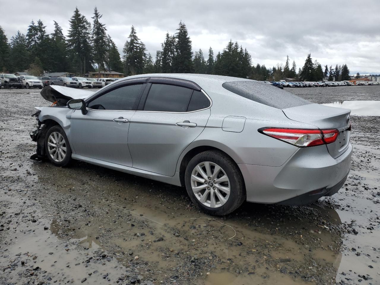 2018 Toyota Camry L - Фото 2