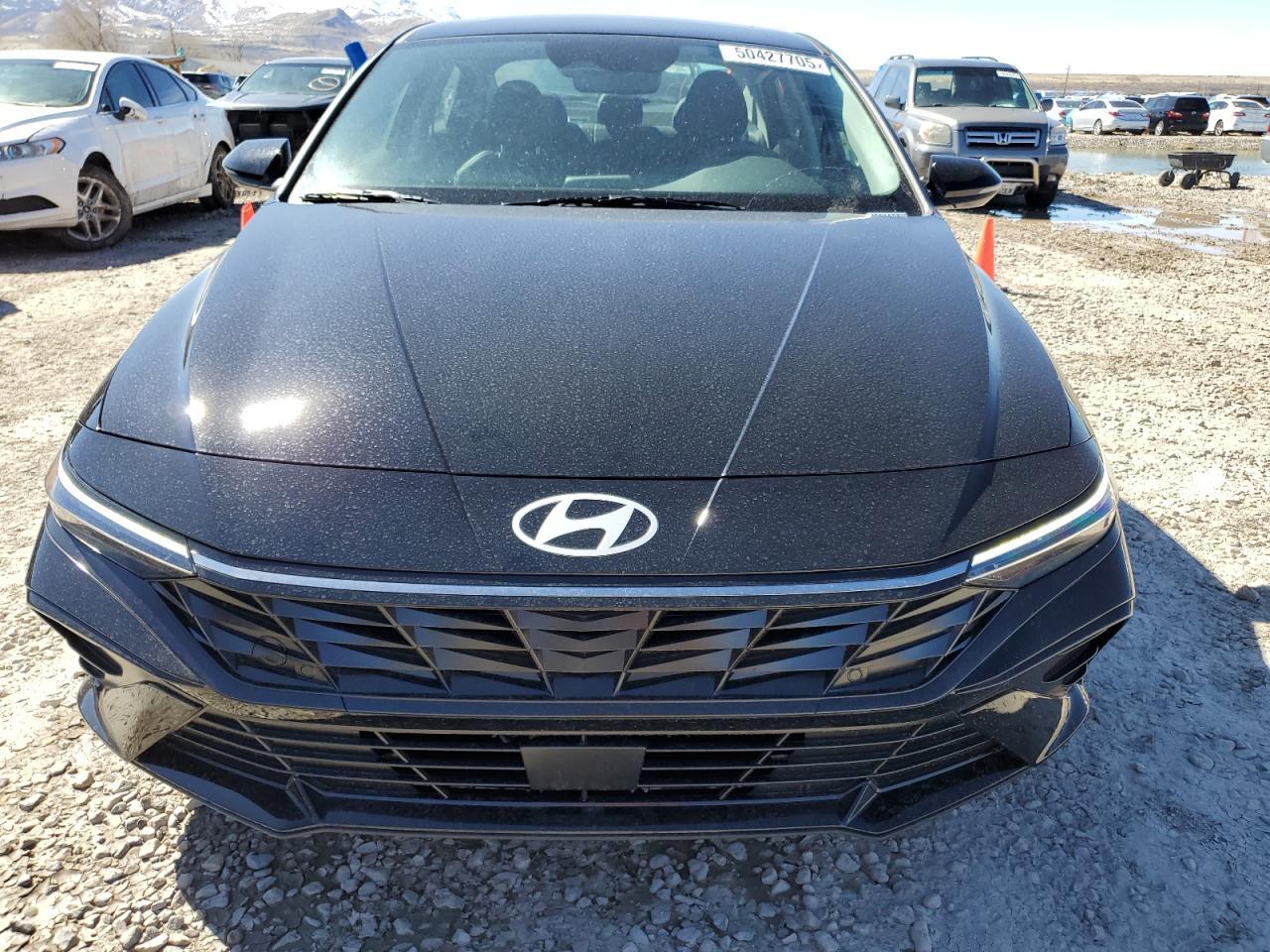 2025 Hyundai Elantra Limited - Фото 5