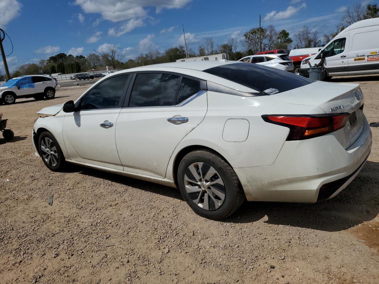 2020 Nissan Altima S - Фото 2