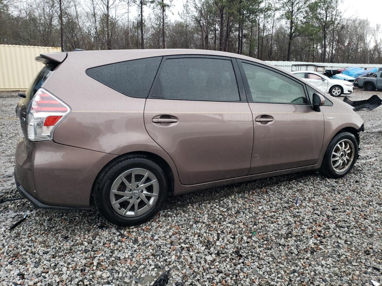 2017 Toyota Prius V - Фото 3