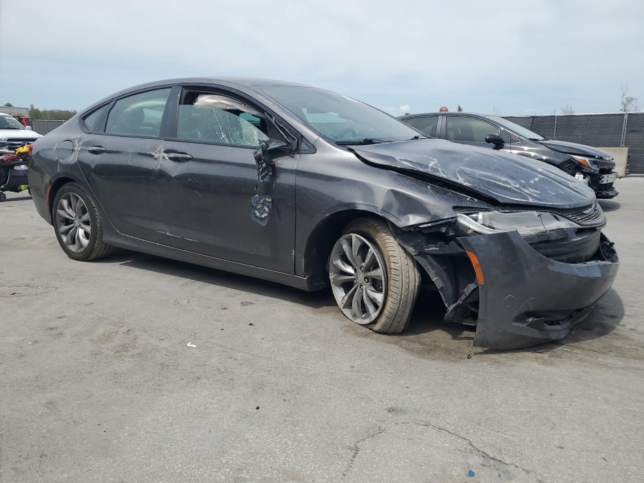 2016 Chrysler 200 S - Фото 4
