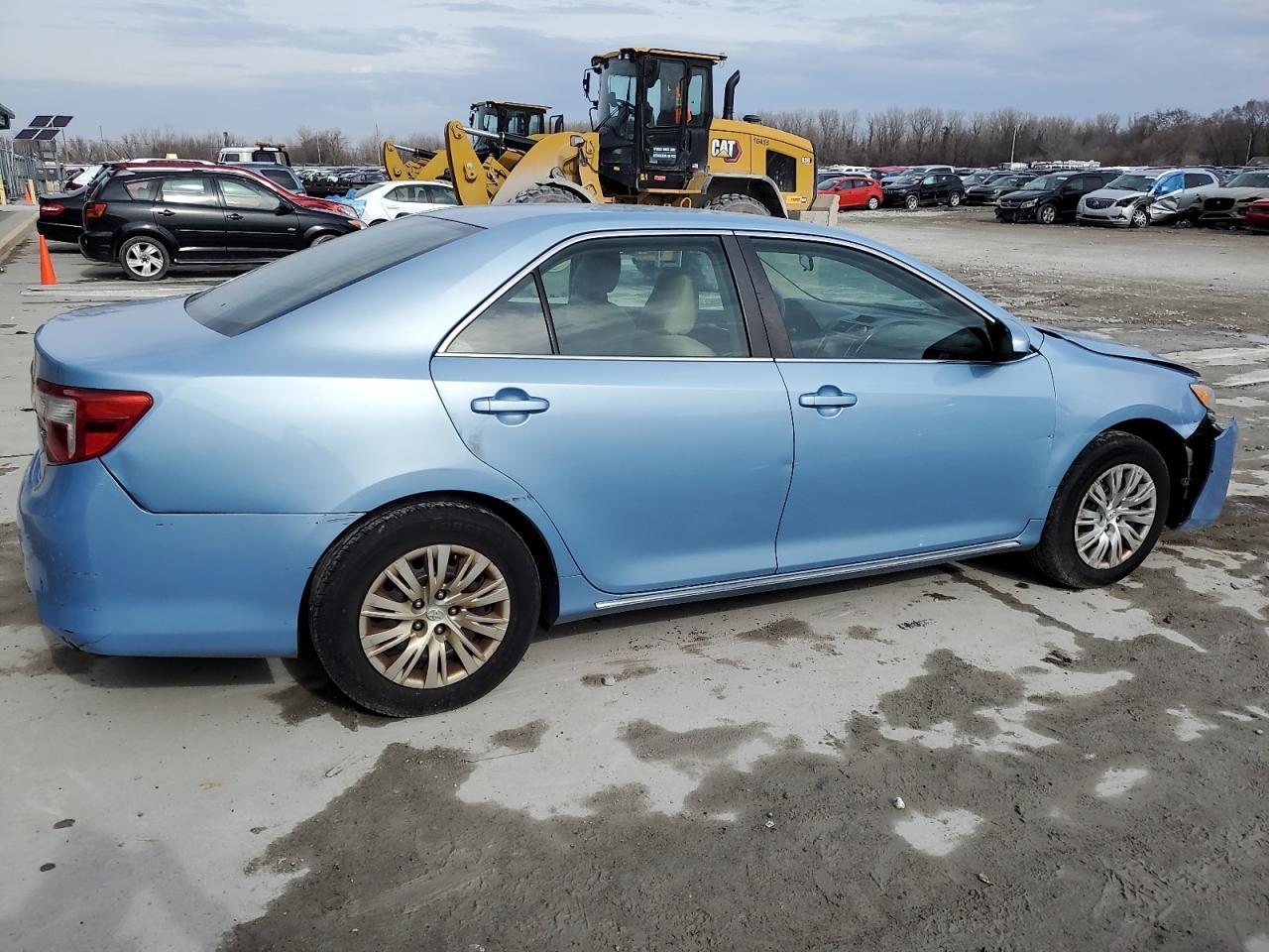 2012 Toyota Camry Base - Фото 3