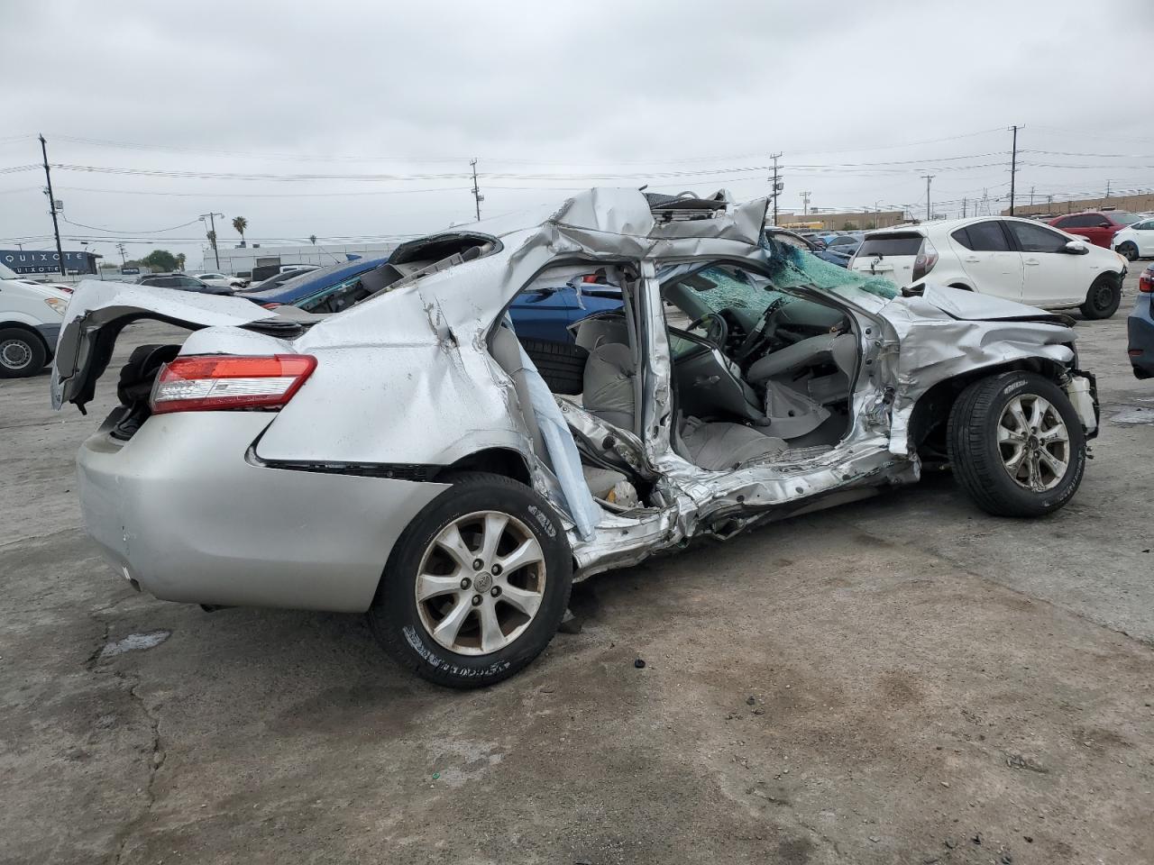 2011 Toyota Camry Base - Фото 3