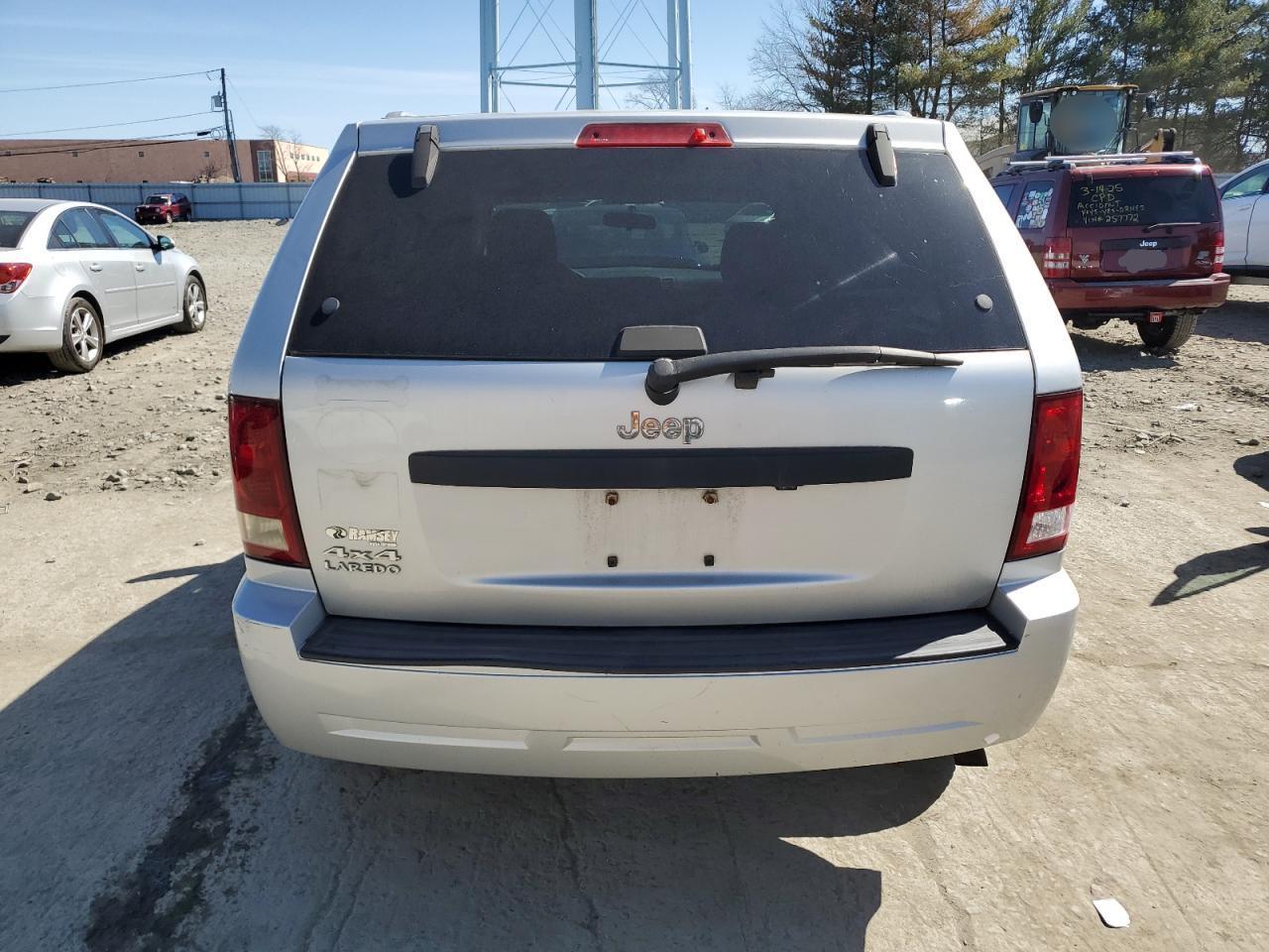 2007 Jeep Grand Cherokee Laredo - Image 6