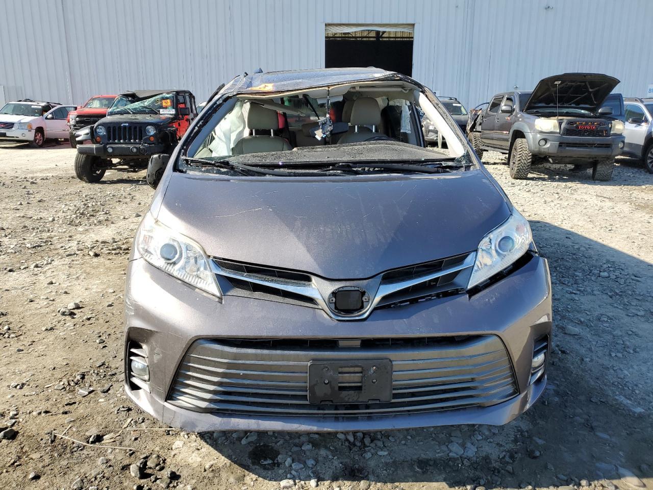2019 Toyota Sienna Xle - Фото 5