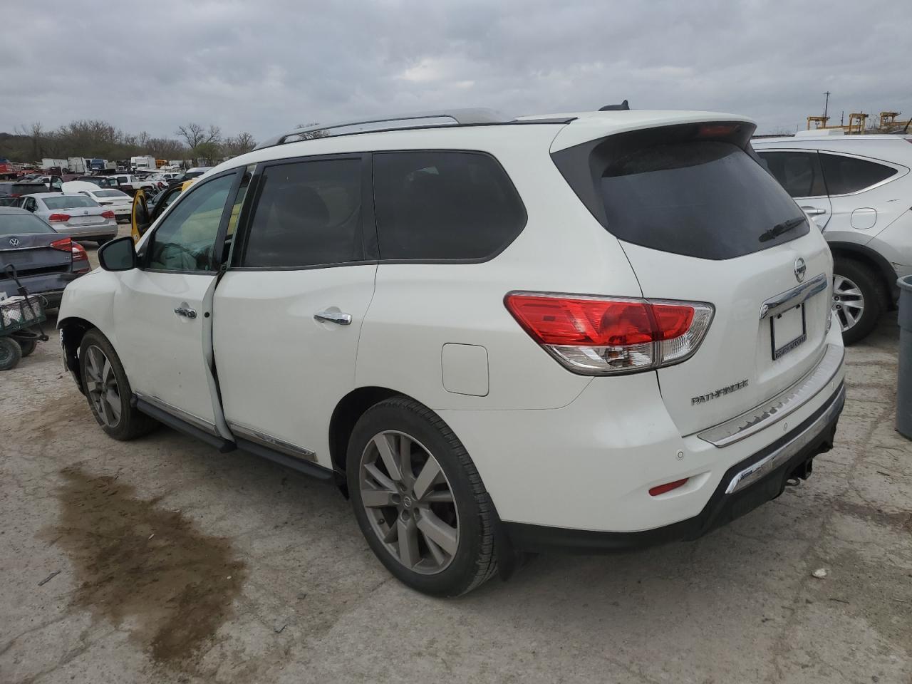 2015 Nissan Pathfinder S - Фото 2