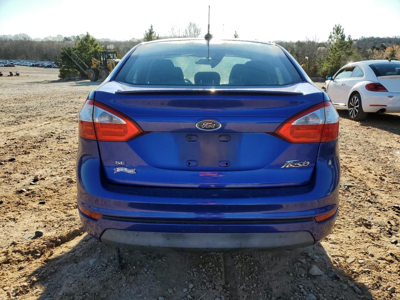 2014 Ford Fiesta Se - Фото 6