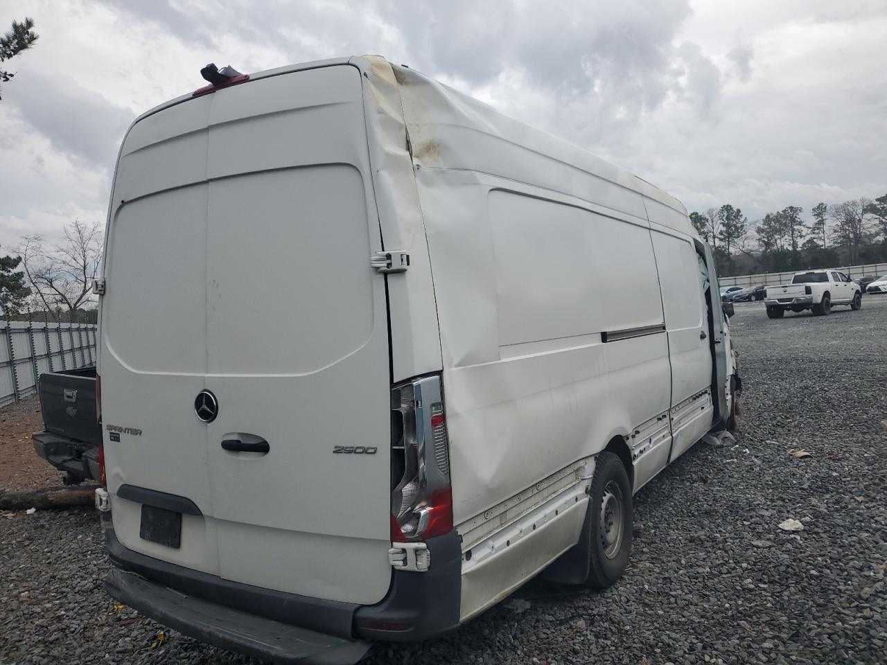 2020 Mercedes-Benz Sprinter Cargo 2500 - Фото 3