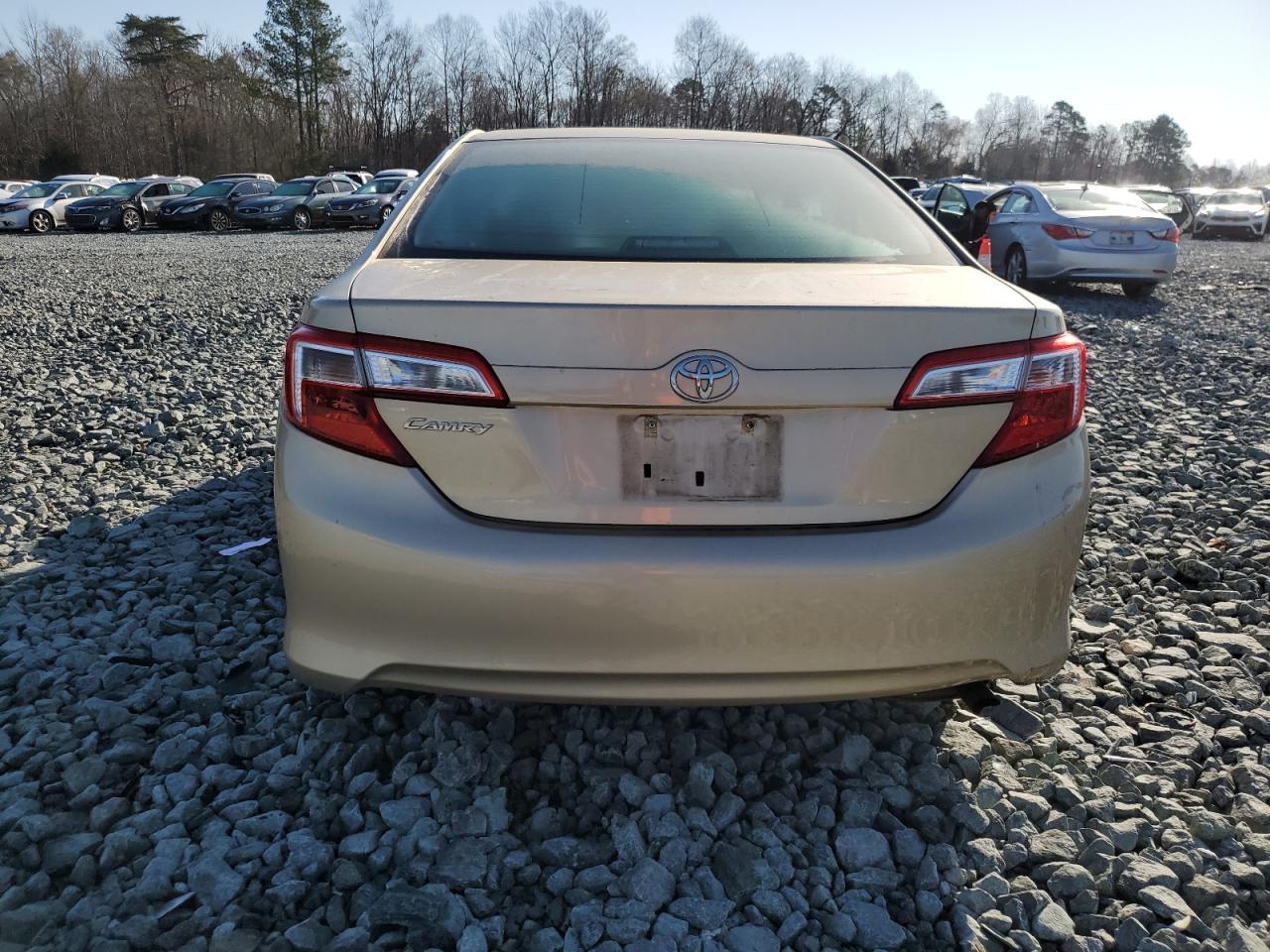 2012 Toyota Camry Base - Фото 6