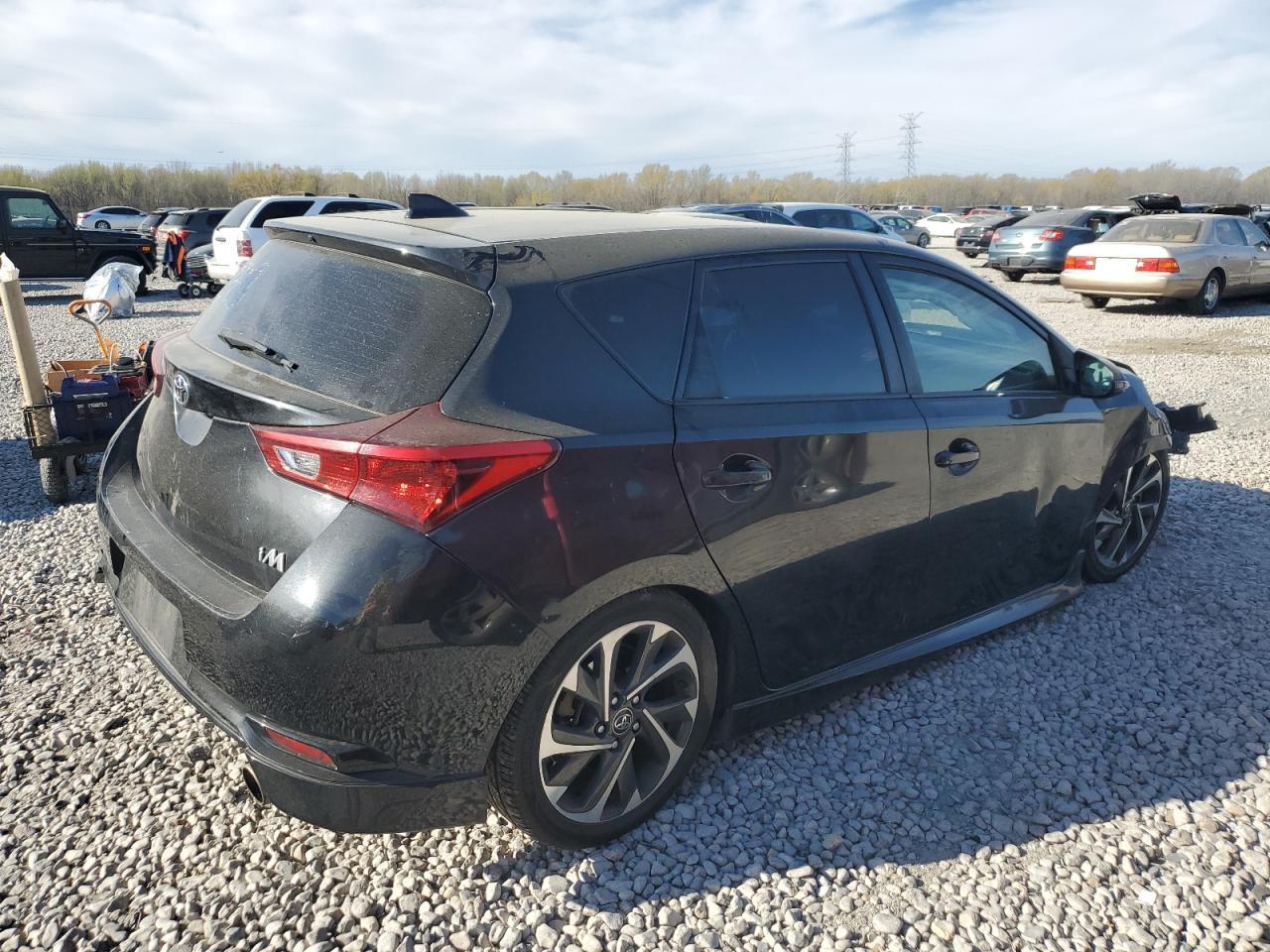 2017 Toyota Corolla Im - Фото 3