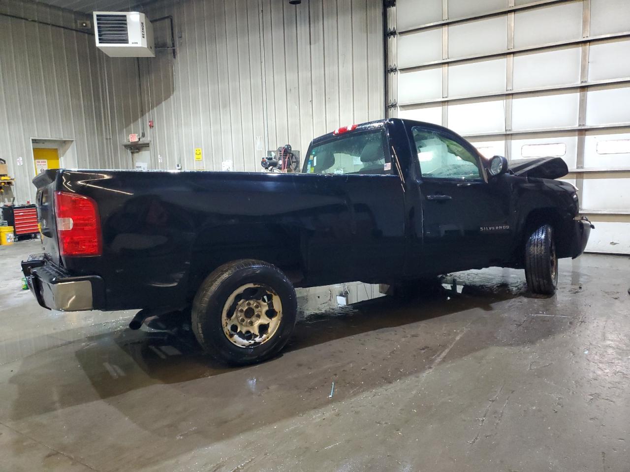 2011 Chevrolet Silverado C1500 - Фото 3