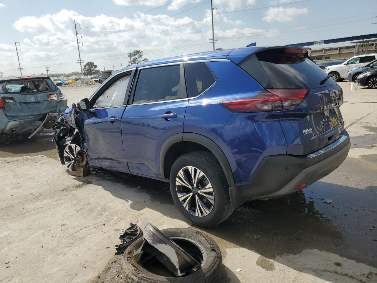 2023 Nissan Rogue Sv - Фото 2