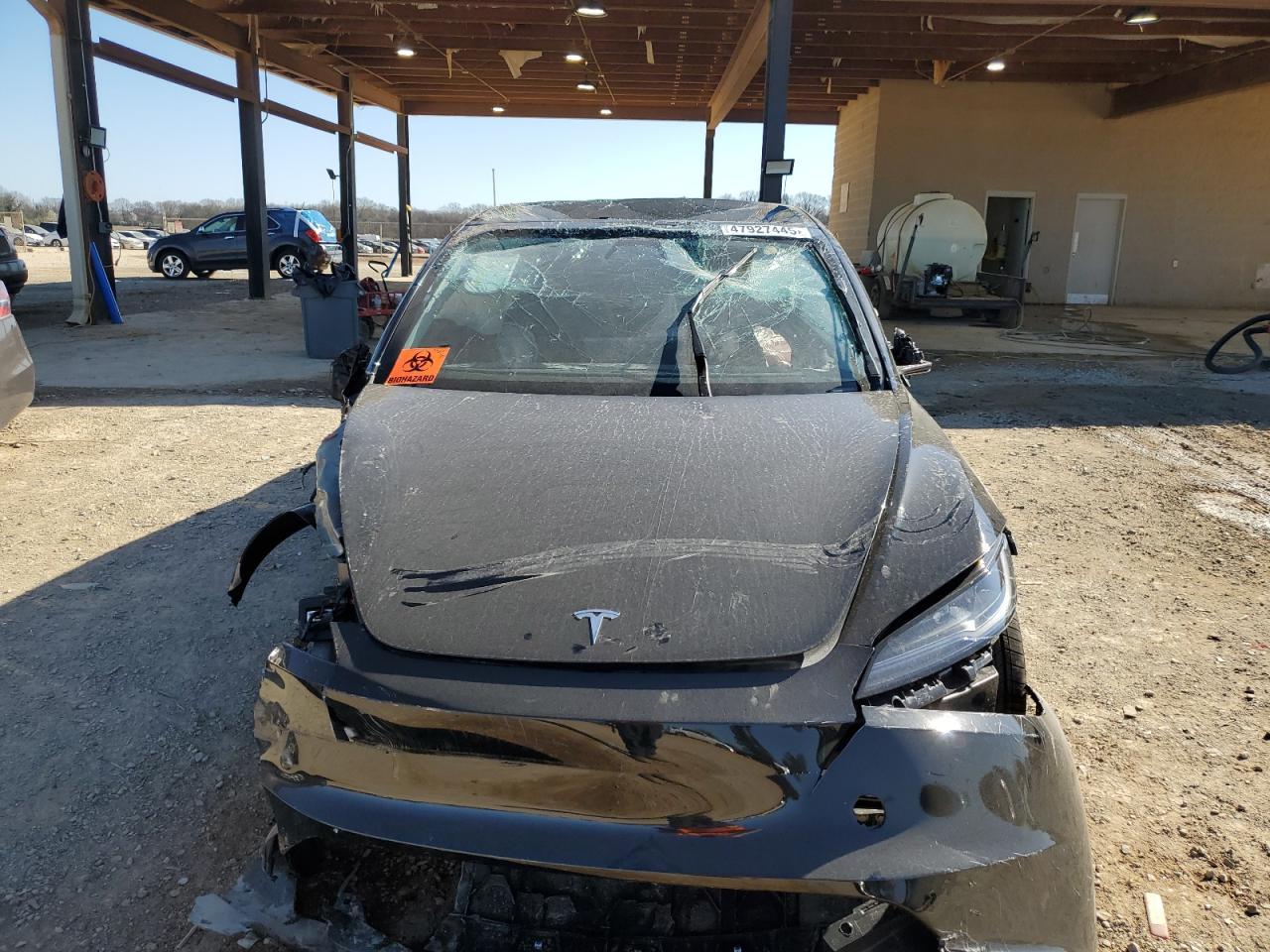2025 Tesla Model 3 - Фото 5