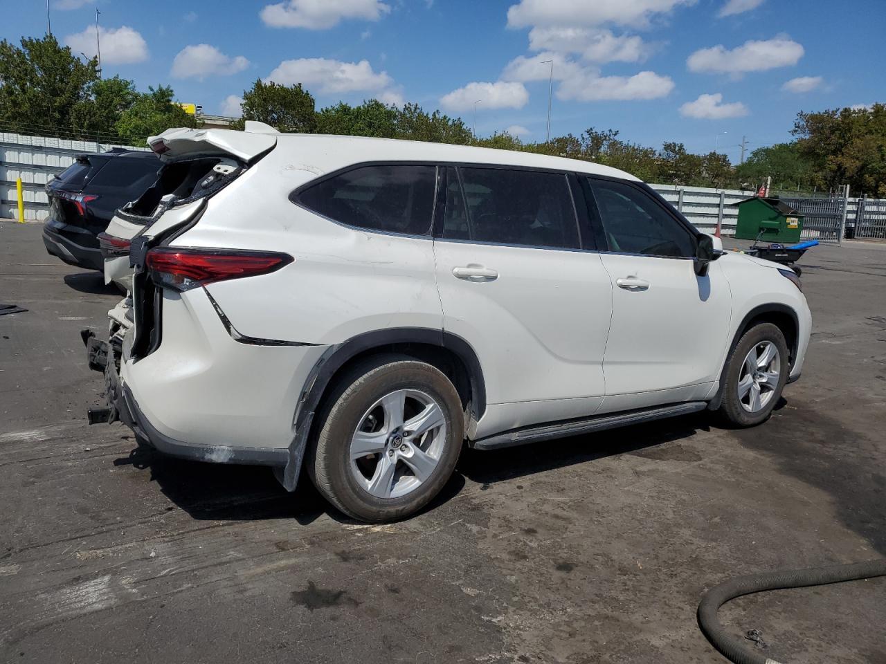 2021 Toyota Highlander L - Фото 3