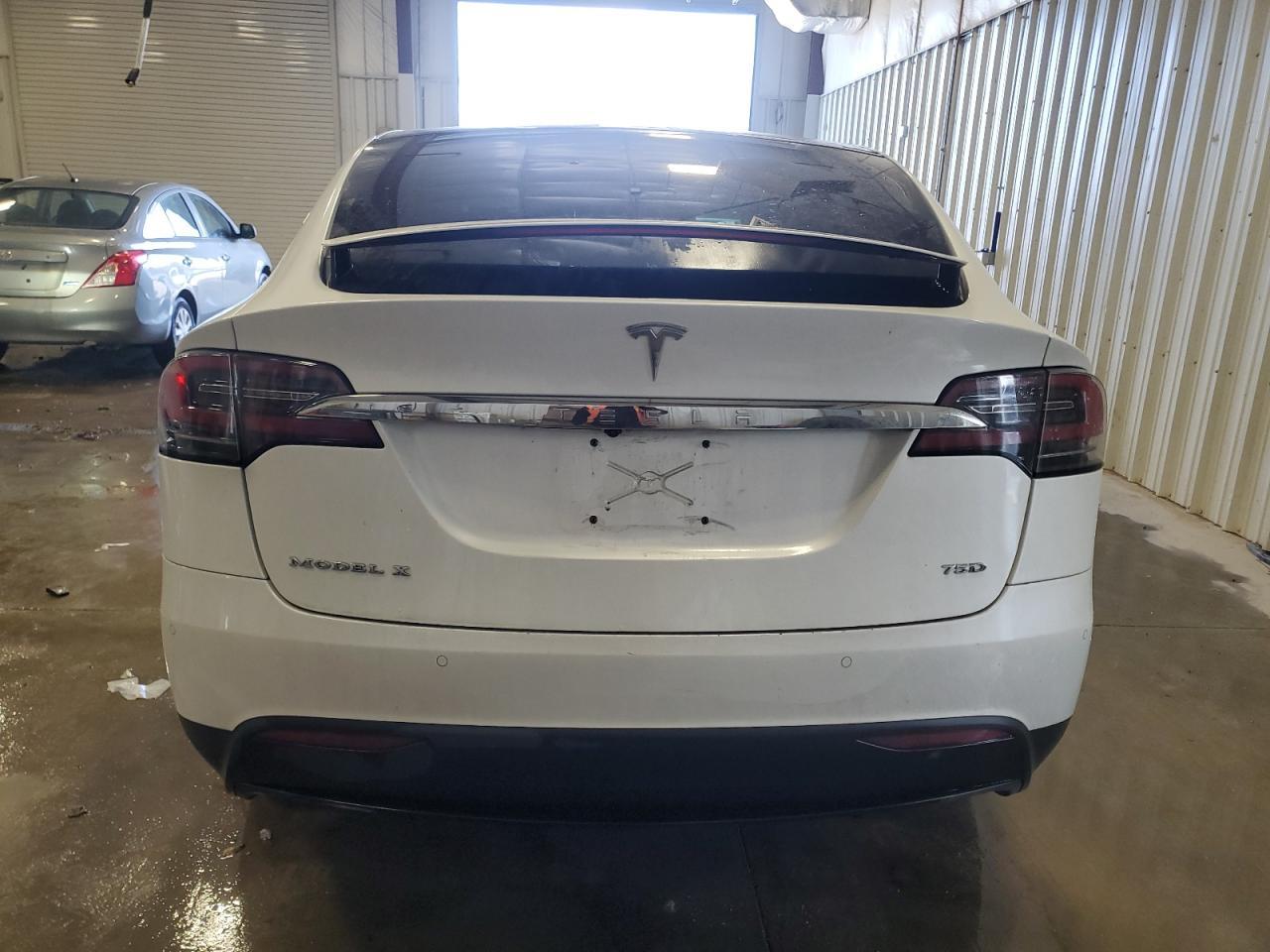 2017 Tesla Model X - Image 6