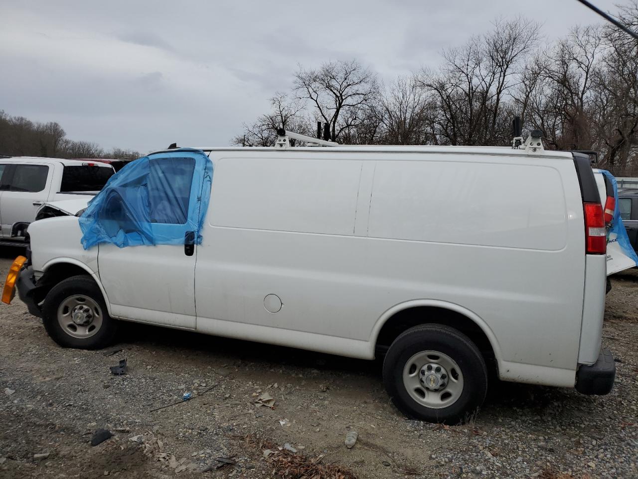 2023 Chevrolet Express G2500 - Фото 2