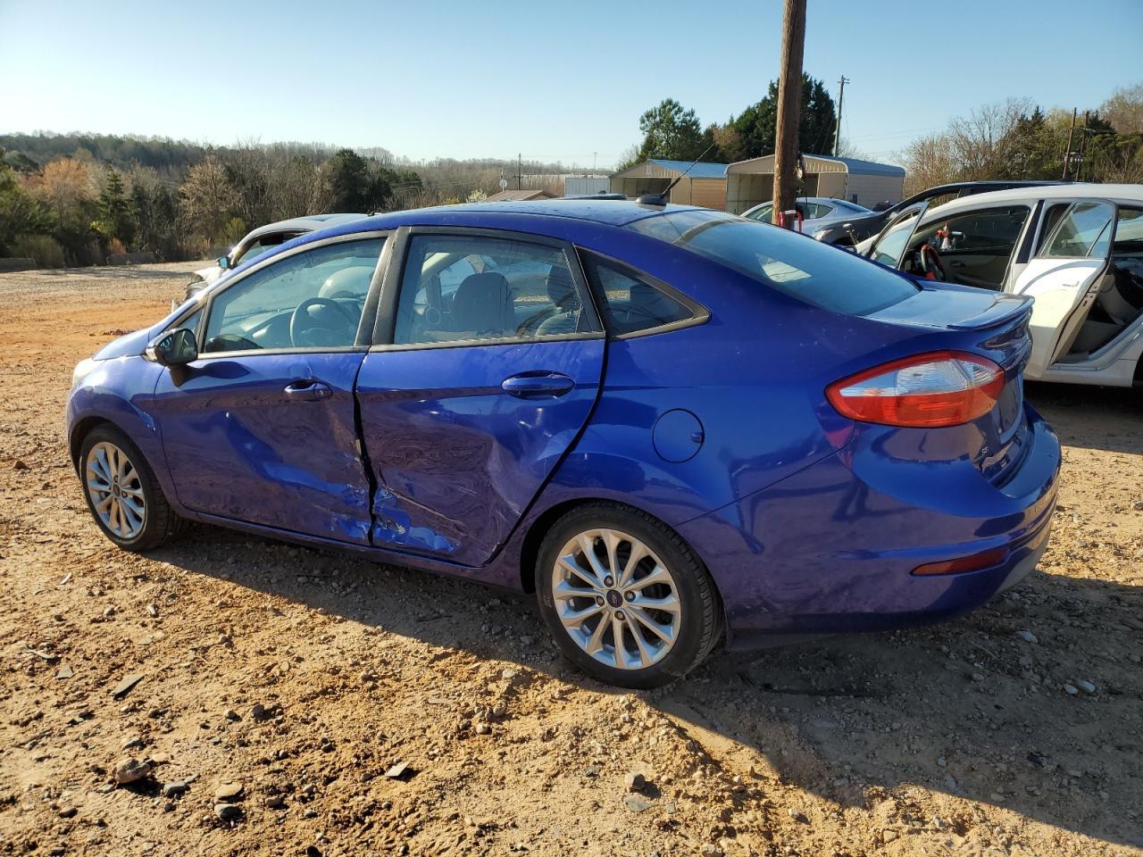 2014 Ford Fiesta Se - Фото 2