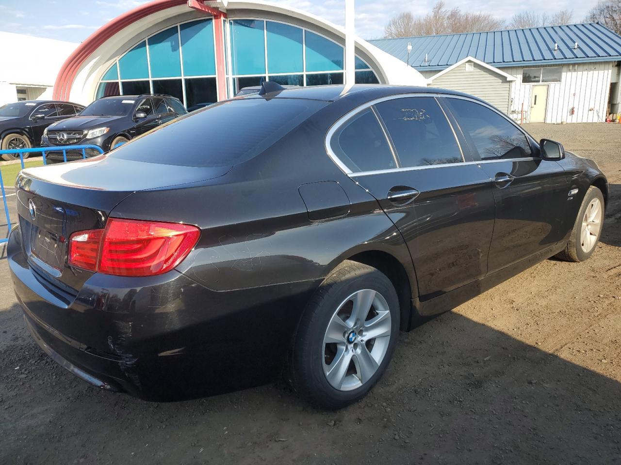 2012 BMW 528 Xi - Image 3