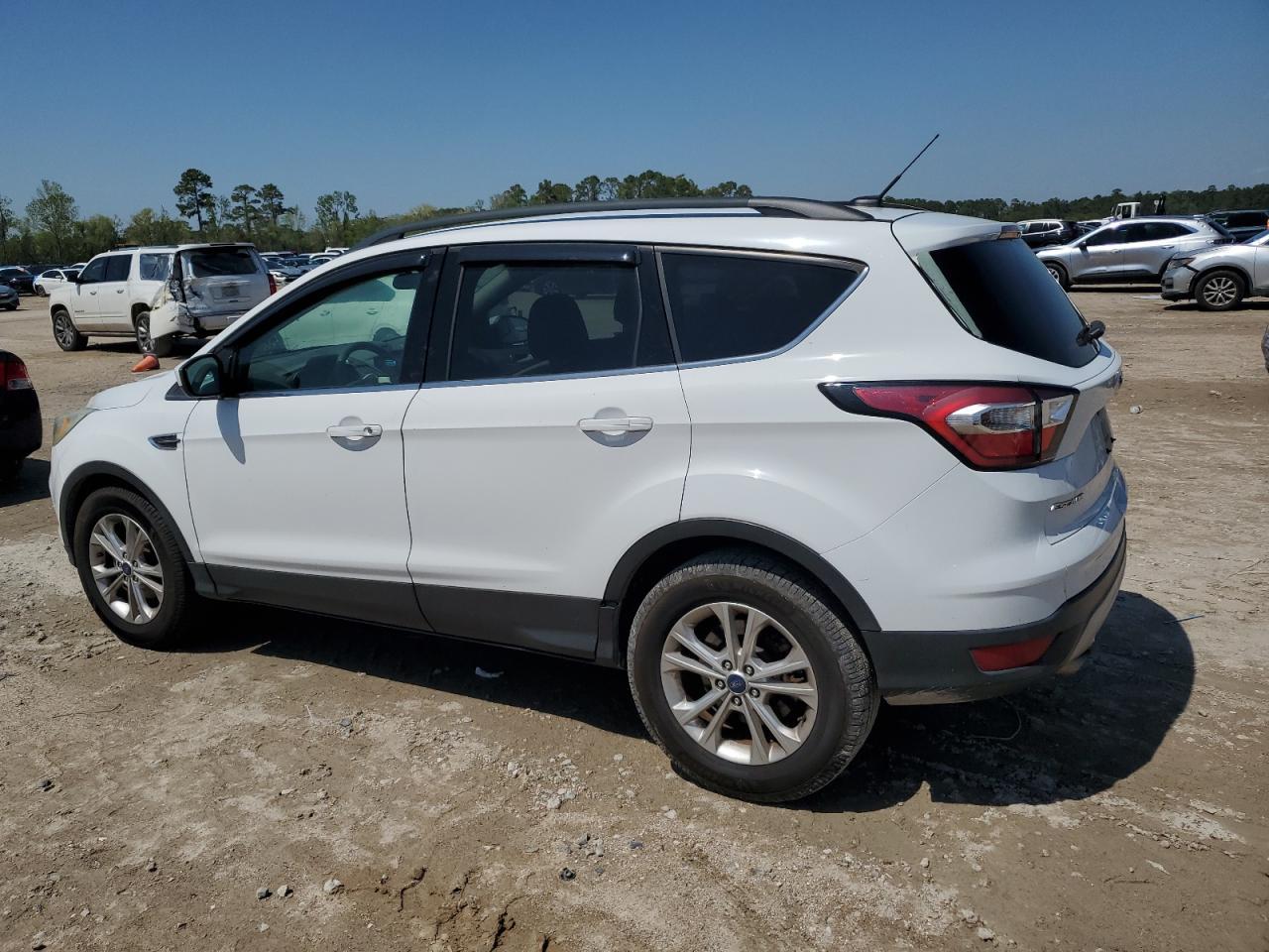 2017 Ford Escape Se - Фото 2