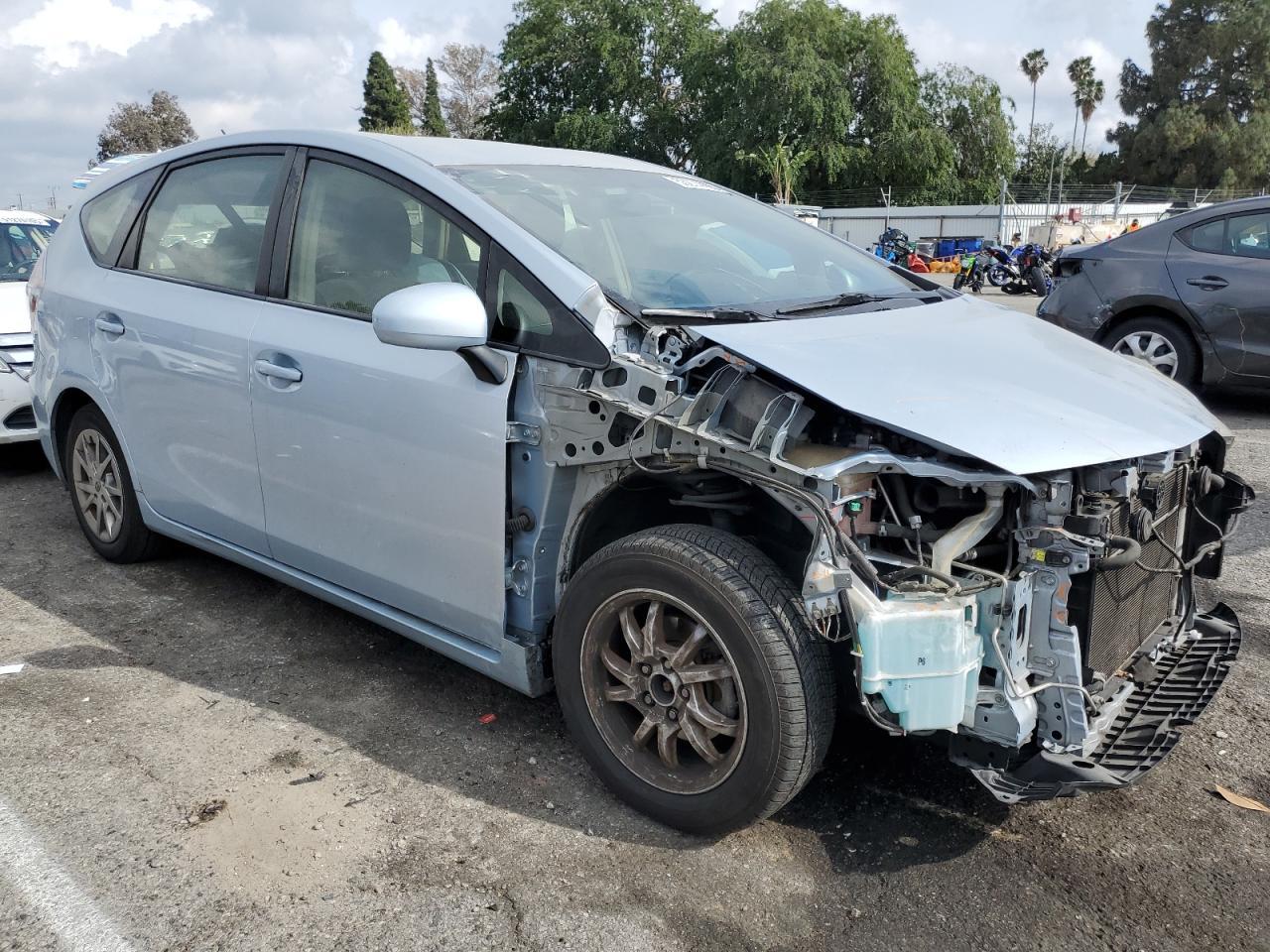 2015 Toyota Prius V - Фото 4